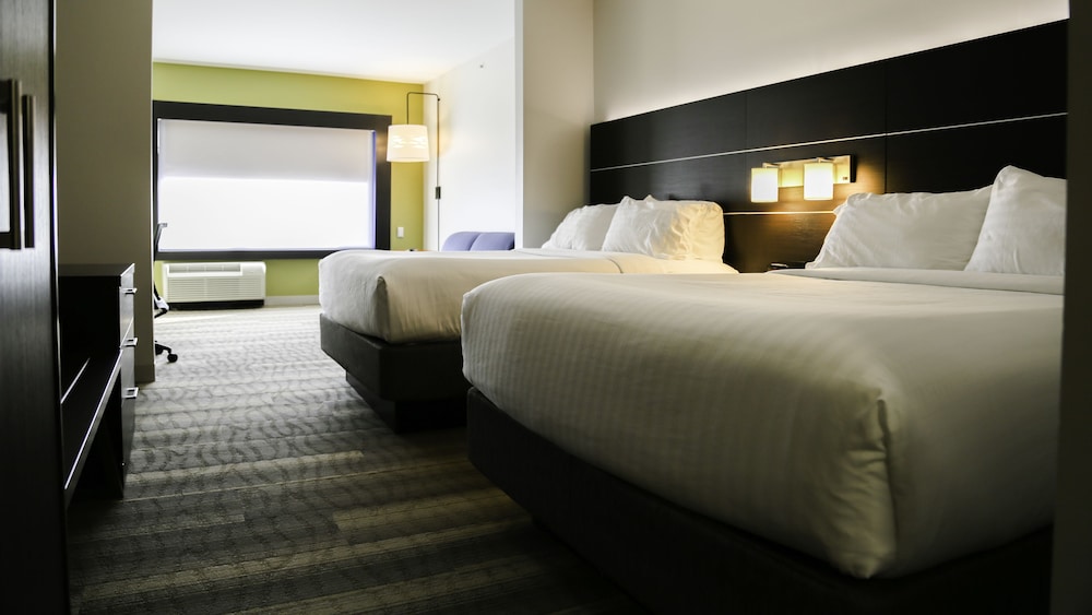 Suite, 2 Queen Beds, Accessible (Communications Accessible) photo 2