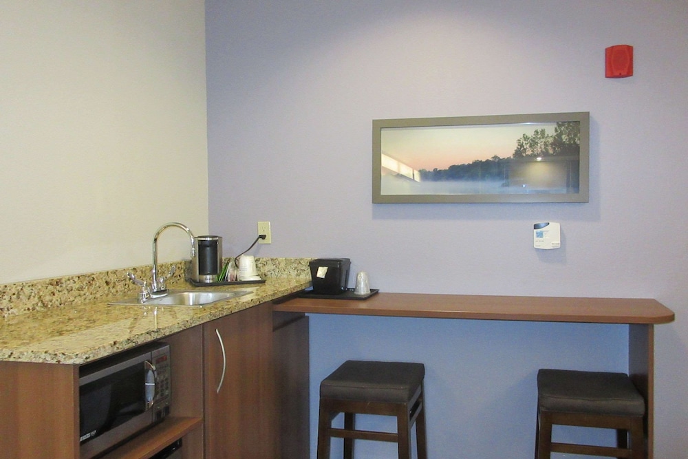Suite, 1 Queen Bed with Sofa bed, Accessible, Non Smoking photo 1