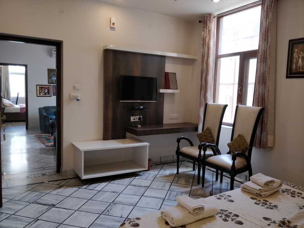 Super Deluxe Room - Photo 24