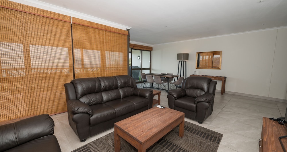 Apartment, 3 Bedrooms, Garden View photo 3
