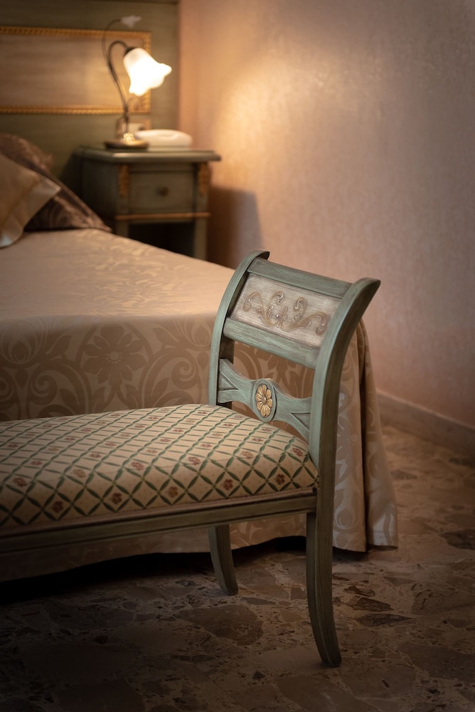 Royal Double or Twin Room photo 3
