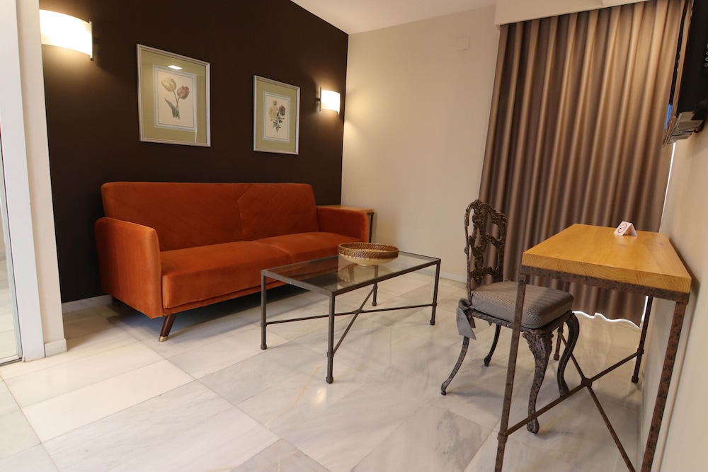 Junior Room (2 Adults And 2 Children)