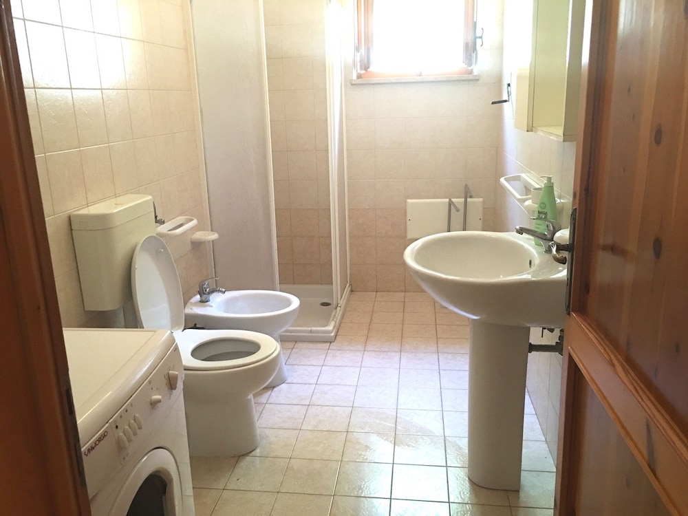 Apartment, 2 Bedrooms, Ground Floor photo 3