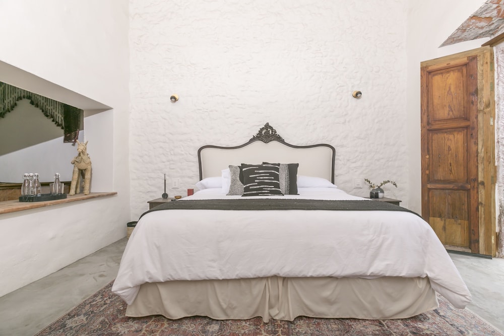 Cattleya - Master Suite King Bed