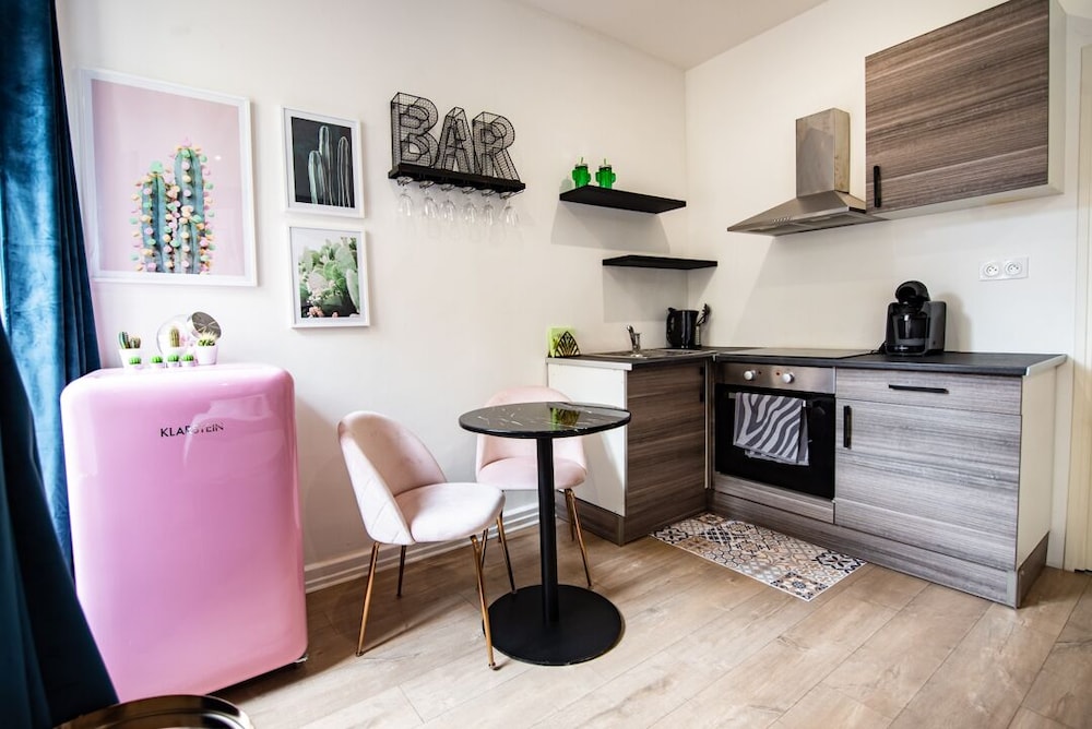 City Studio, Ensuite, Courtyard View photo 3