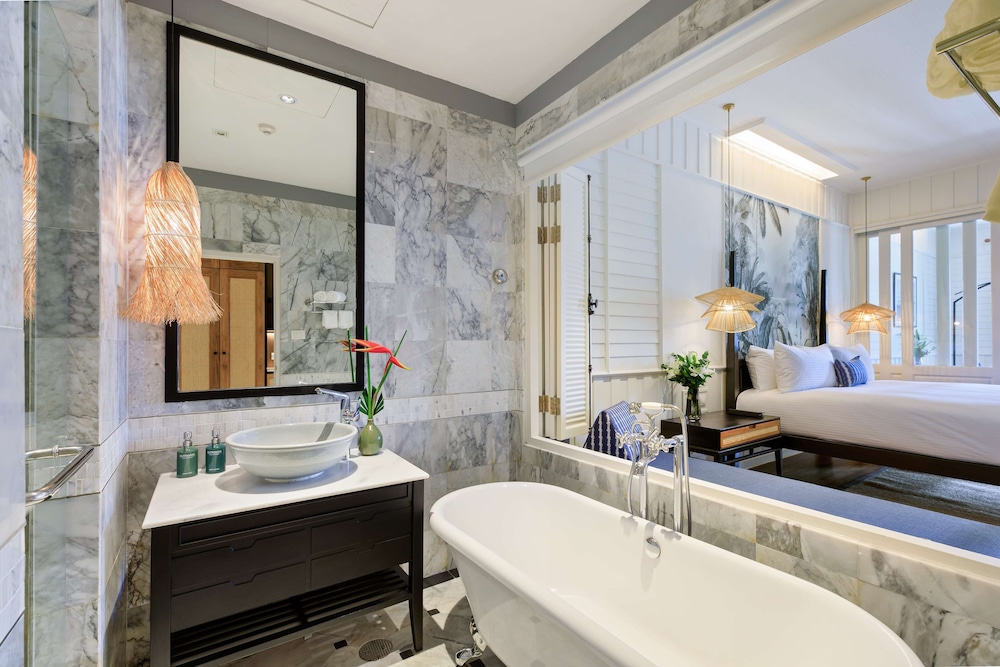Club Suite, 1 King Bed (Lamai) - Photo 8