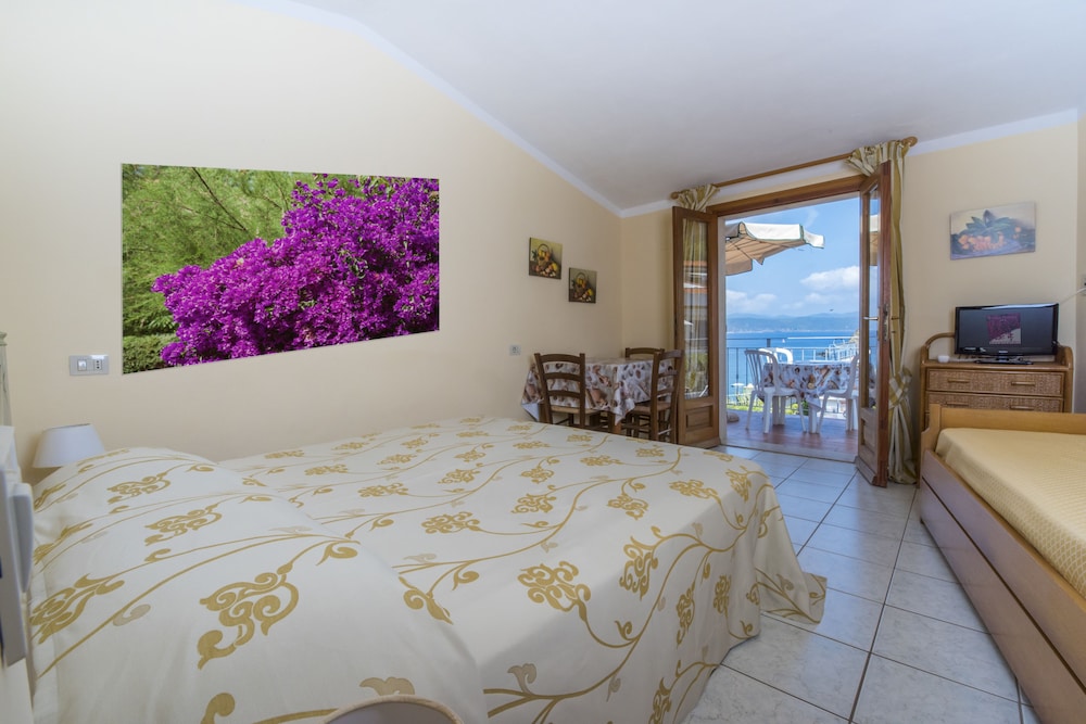 Standard Triple Room, Sea View