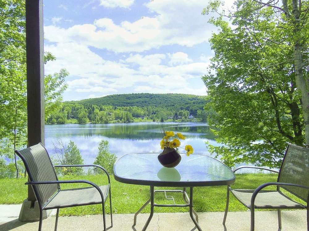 Suite, 1 Bedroom, Sauna, Lake View