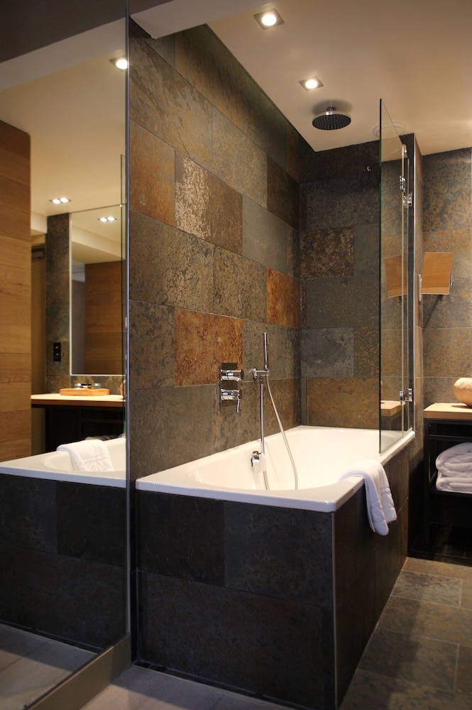 2 Rooms - Same Floor: Intuition Et Sensation thumbnail 5