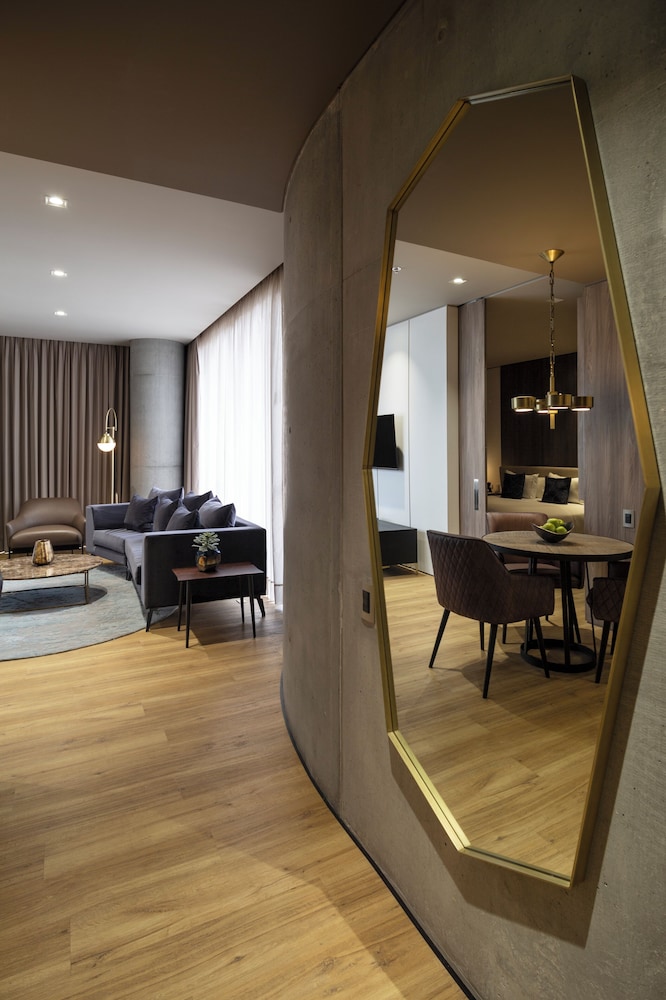 Premier Suite, 1 King Bed (Apartment) - Photo 7