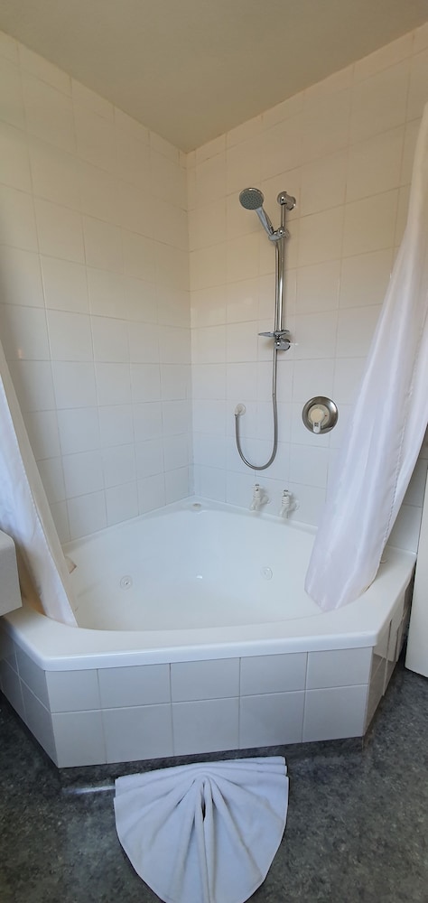 Studio, 1 Queen Bed, Jetted Tub photo 2
