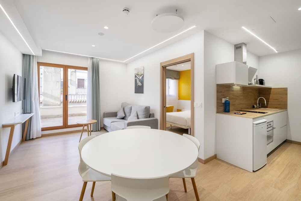 Apartamento Superior, 2 Habitaciones, Acceso a la Piscina (Triple con Terraza)