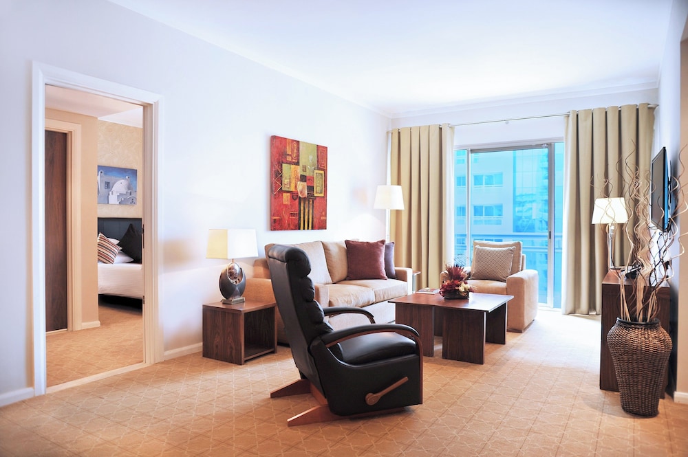 Suite, 3 Bedrooms, Kitchen