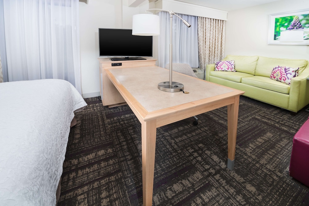 Suite, 1 Queen Bed, Non Smoking - Photo 1