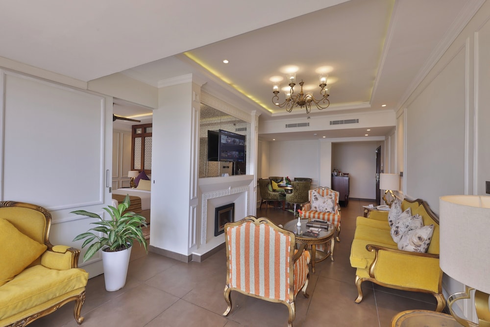 Royal Fragrant Suite with Private Terrace and Mountain view photo