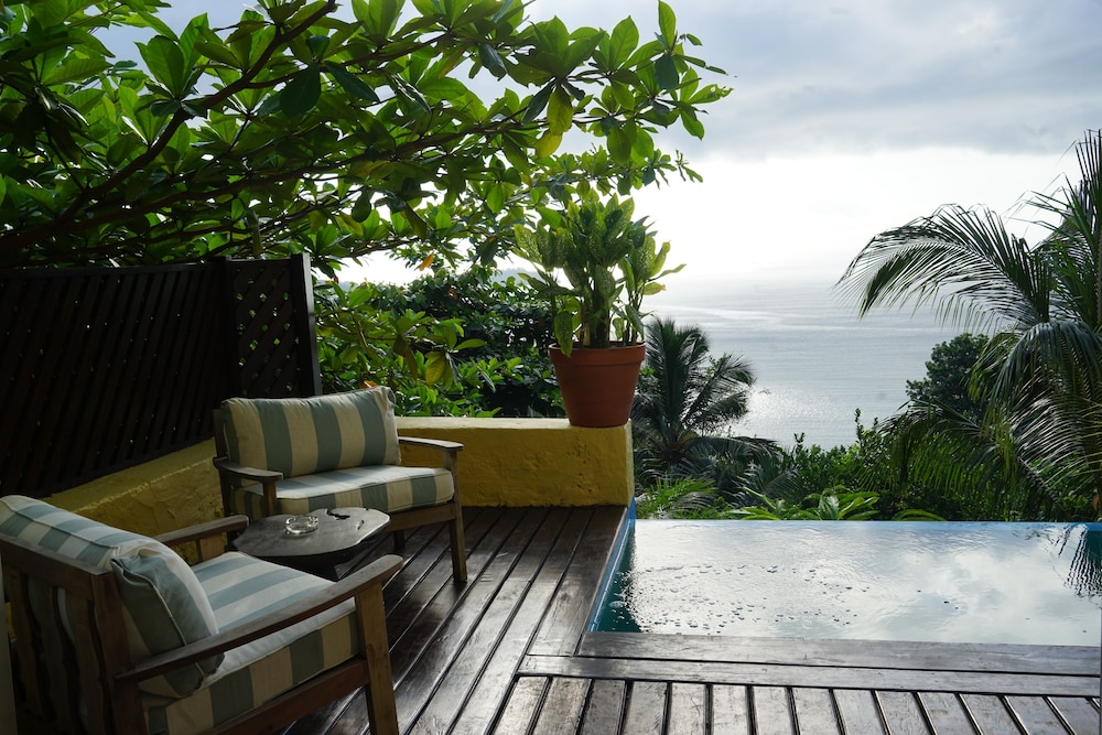 Deluxe Suite, Sea View photo 2