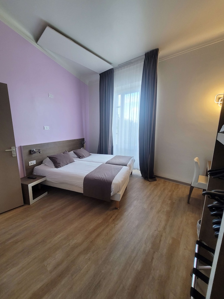 Standard Room, 2 Twin Beds - Photo 50