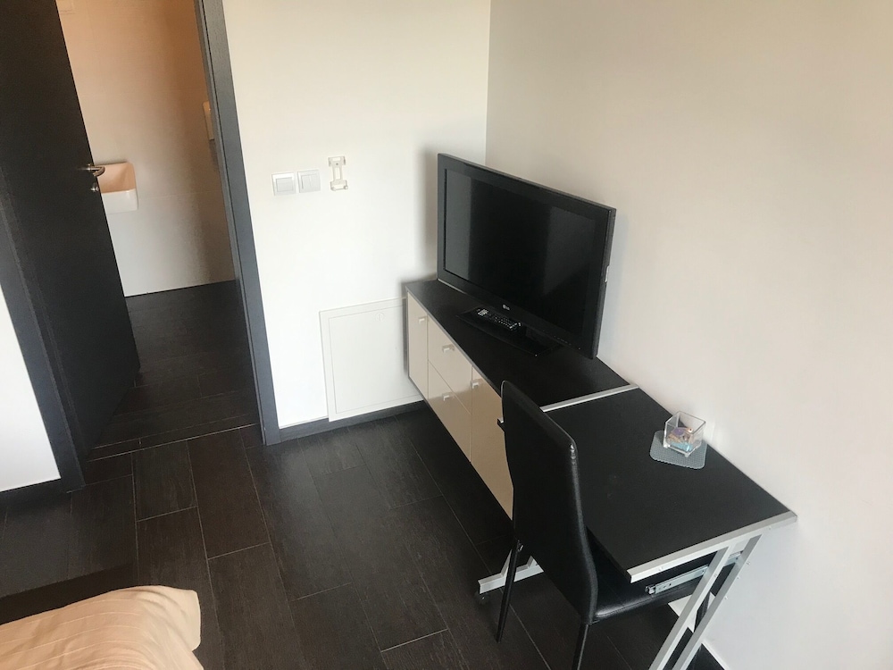 Standard Double Room (D1) photo 2