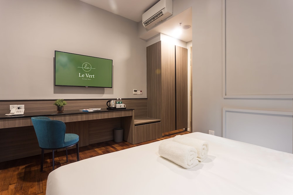 Deluxe Double Room, Balcony - Photo 4