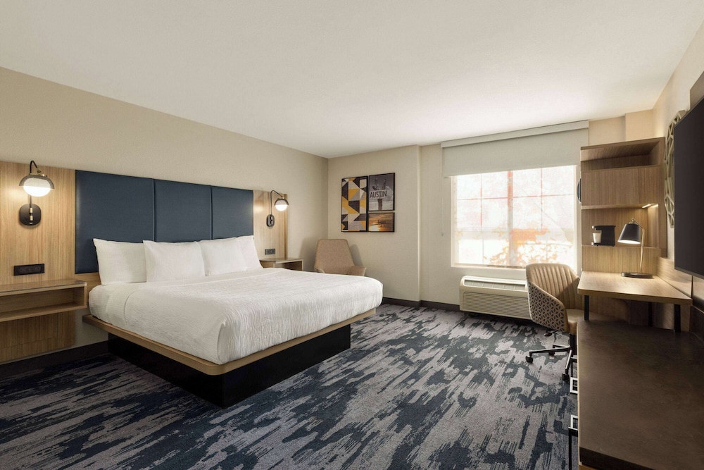 Room, 1 King Bed, Non Smoking - Photo 1