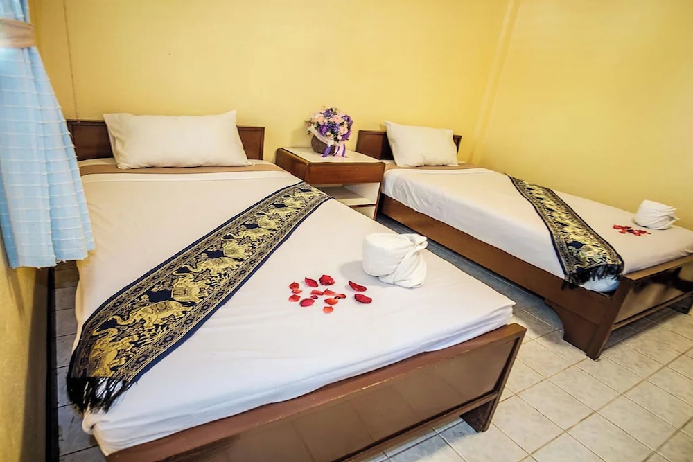 Standard Room, 1 Queen Bed