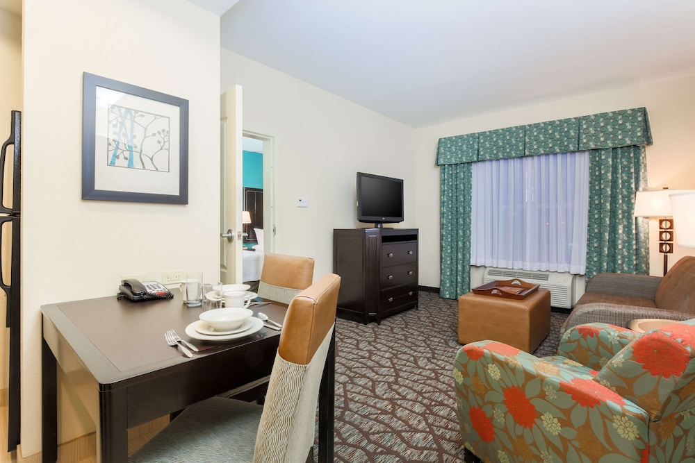 Suite, 1 King Bed, Accessible (Mobility & Hearing, Roll-in Shower) photo 1