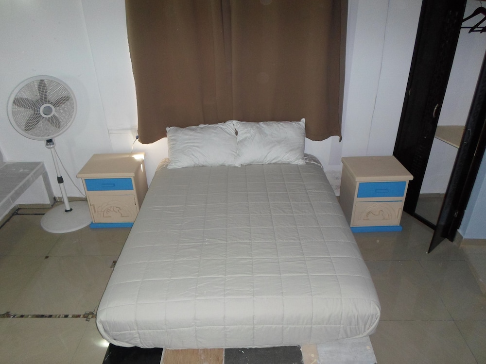 Comfort Room, 1 Queen Bed