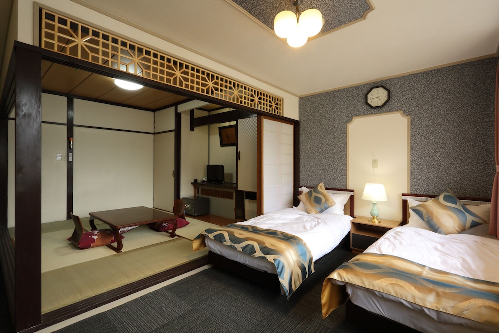 Japanese Western Style Room - Photo 3