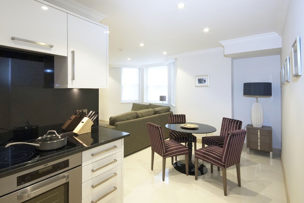 One Bedroom Apartment (Lower Ground Floor) photo 3