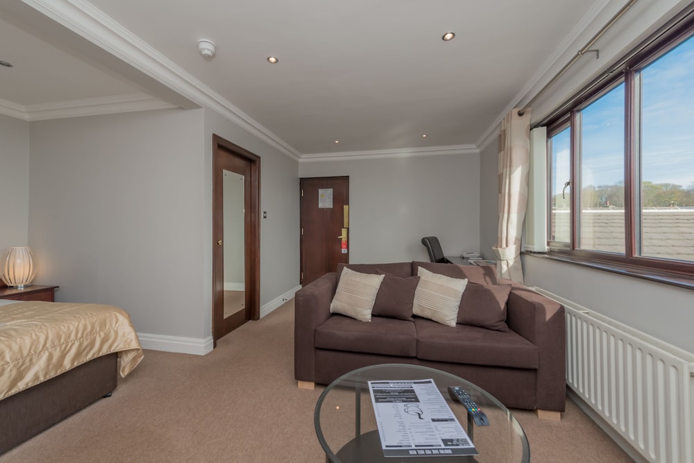 Suite, 1 King Bed, Non Smoking (with Sofabed) - Photo 7