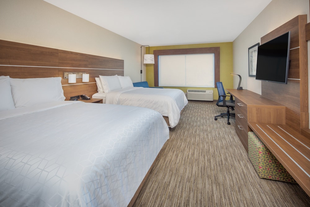 Standard Room, 2 Queen Beds, Accessible, Non Smoking (Communications) - Photo 4