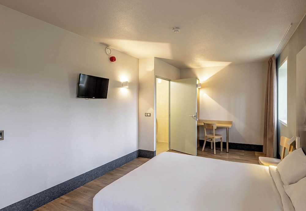 Double Room, Mobility Accessible, Non Smoking photo 3