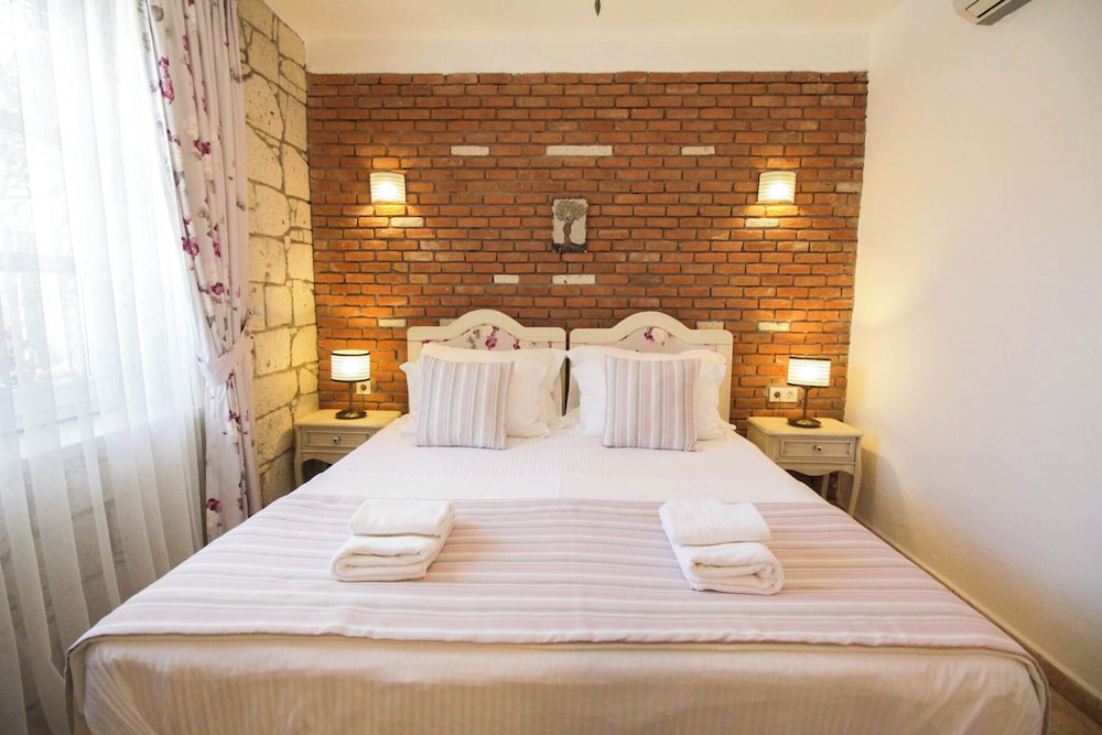 Double or Twin Room photo 3