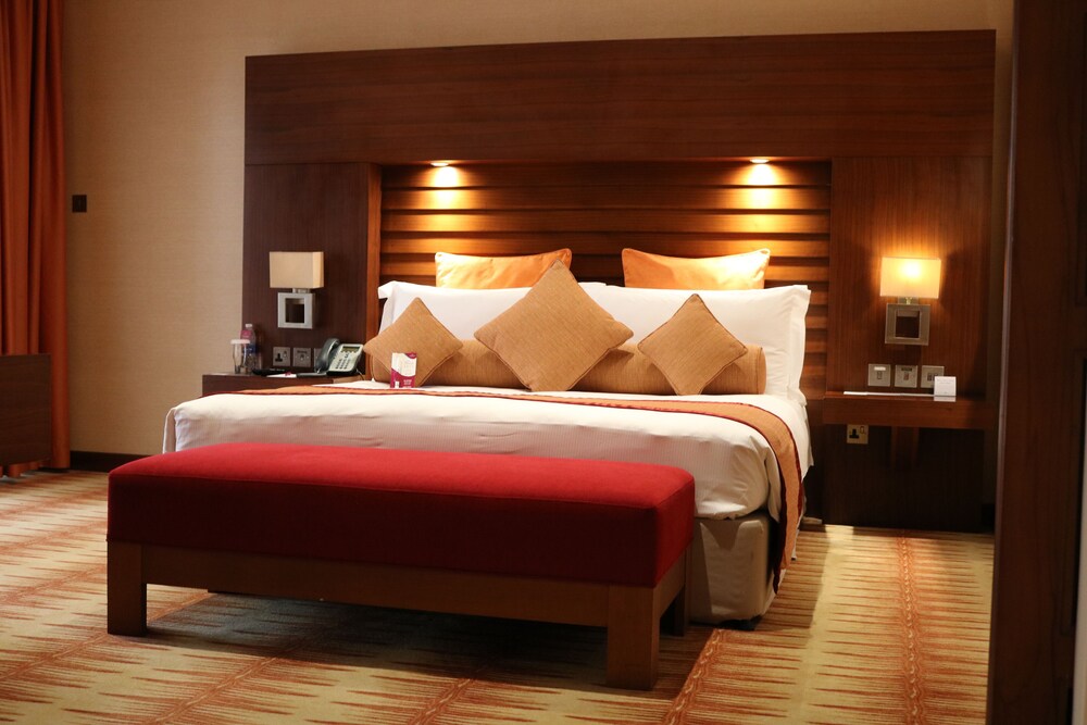 Suite, 1 Bedroom, Balcony - Photo 40