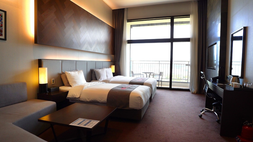 Deluxe Family Twin Room