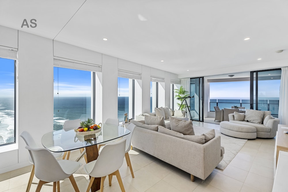 Level 56 Luxury Apartment, 3 Bedrooms, 2 Bathrooms, Ocean View photo 1