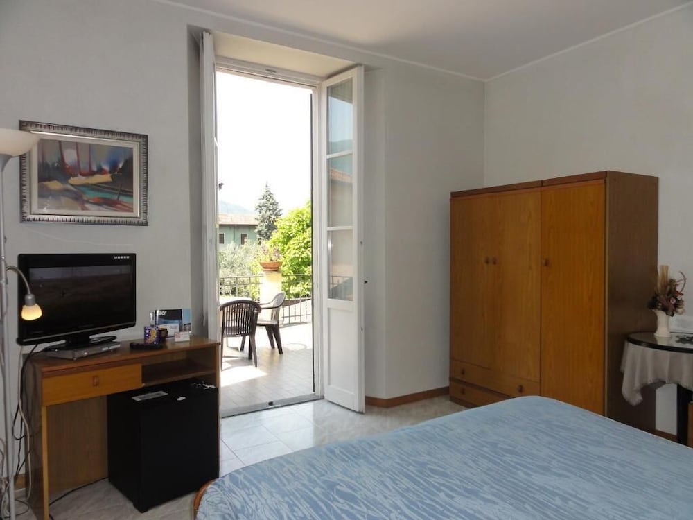 Economy Double or Twin Room, Balcony photo 1