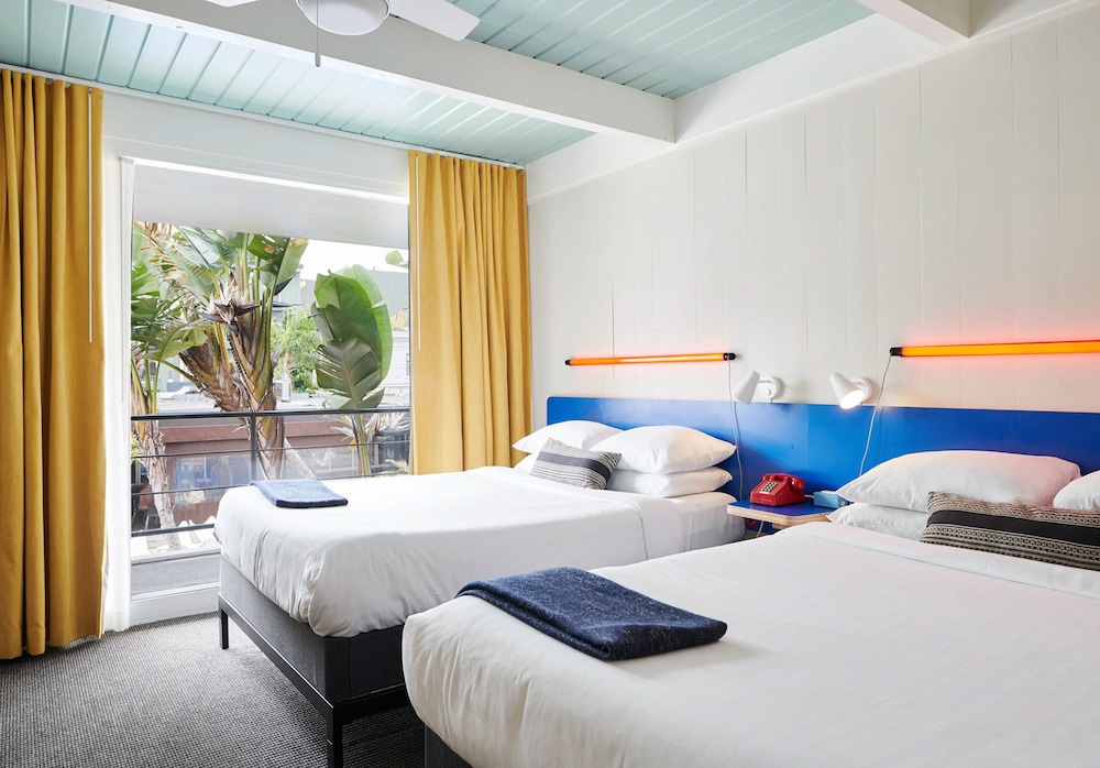 Standard Double Room - Photo 12