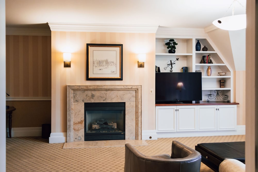 Suite (Park) - Photo 1