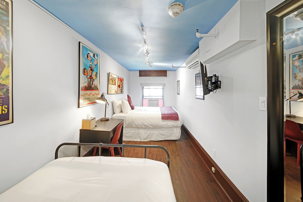 Quadruple Room, 1 Bedroom thumbnail 6