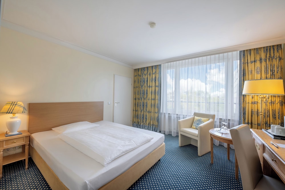 Superior Room, 1 Queen Bed - Photo 2