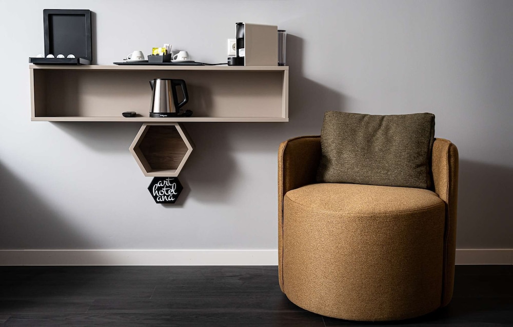 Suite - Photo 5