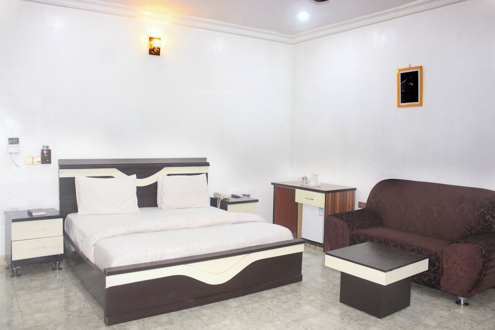 Deluxe Room - Photo 7