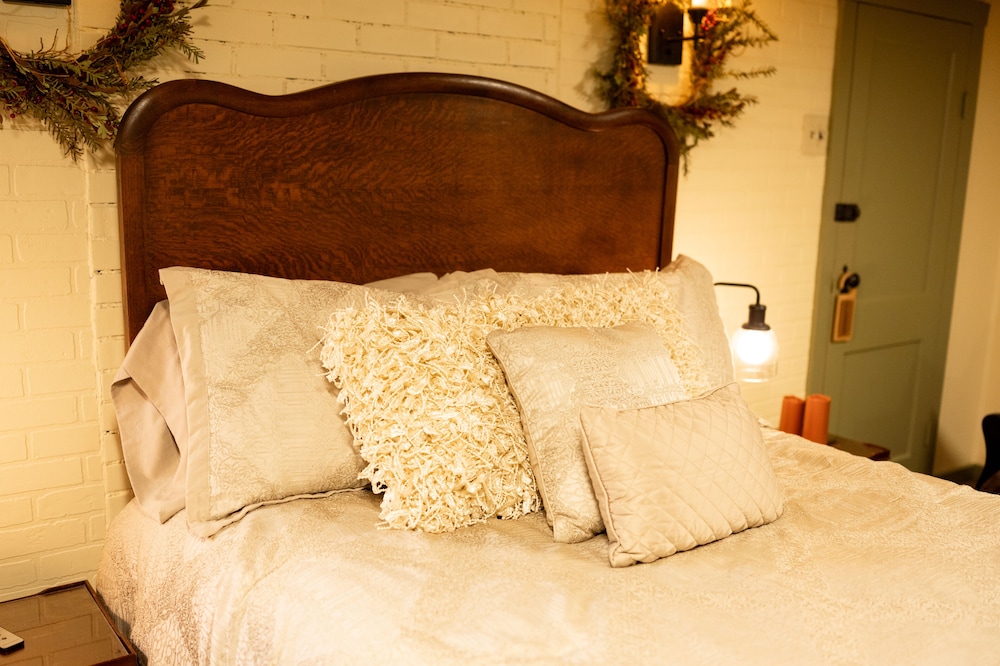 Deluxe House photo 2