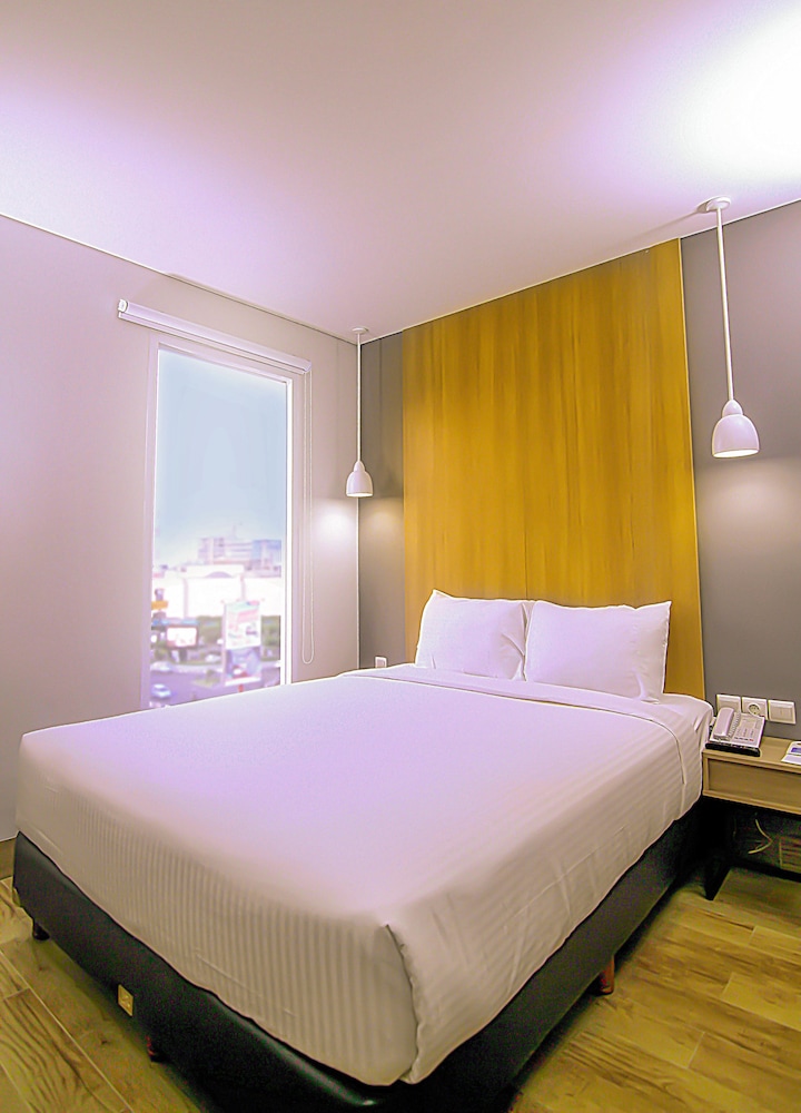 Superior Double Room, 1 Queen Bed, Non Smoking, City View photo 2