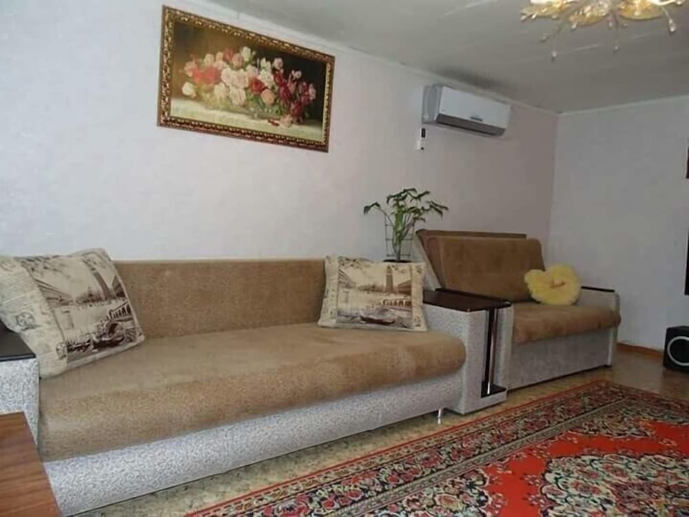 Family Room photo 2