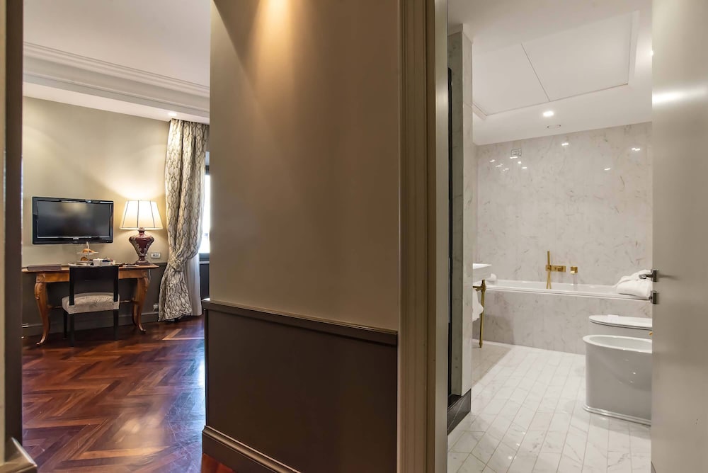 Luxury Suite photo 3