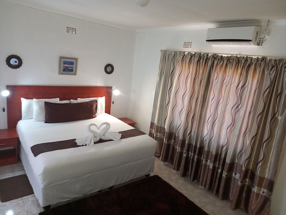 Deluxe Double Room, 1 King Bed, Non Smoking photo 3