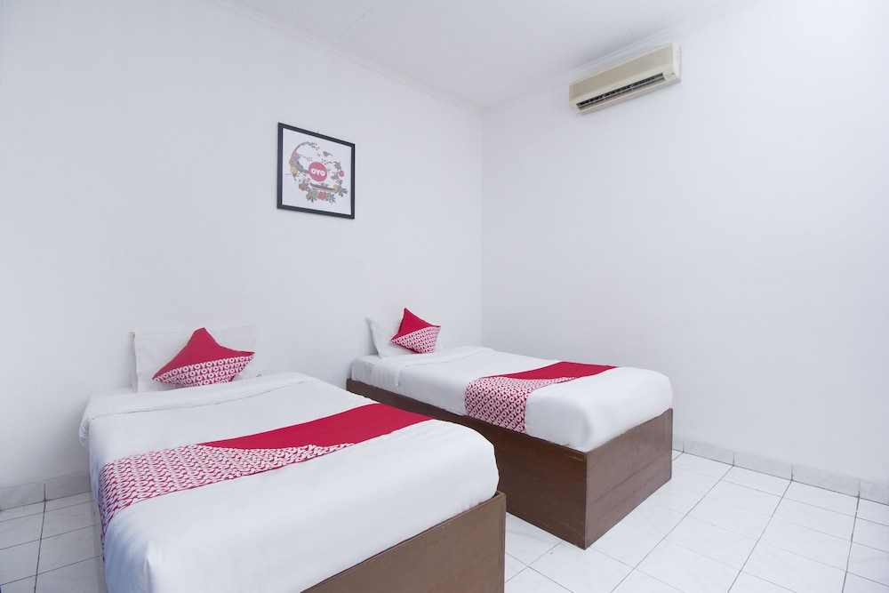 Standard Twin Room - Photo 7