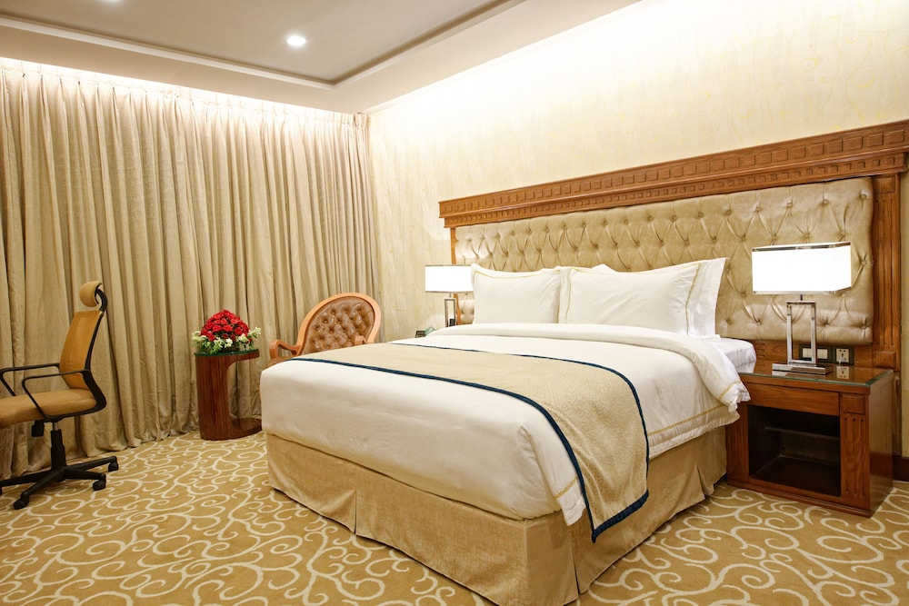 Deluxe Double Room, 1 King Bed (Deluxe King Room)